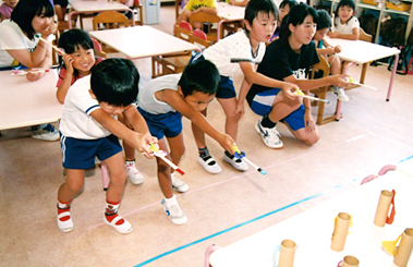 わりばし鉄砲を作って遊ぼう（5歳児）