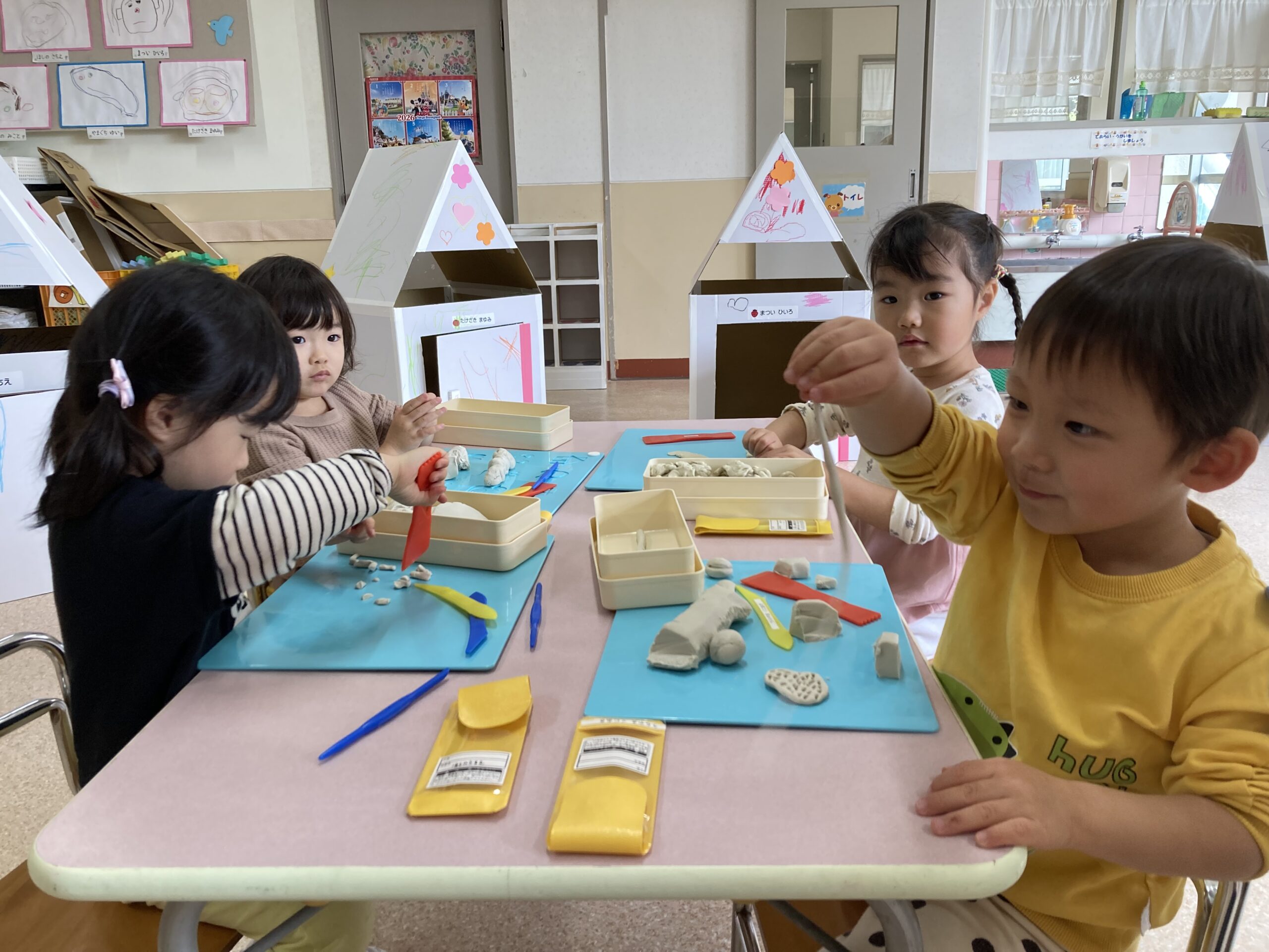 粘土遊び楽しいな（ばら組）